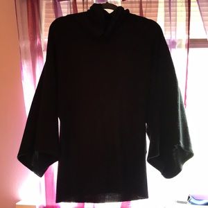 BCBG BLACK TURTLE NECK SWEATER♣️